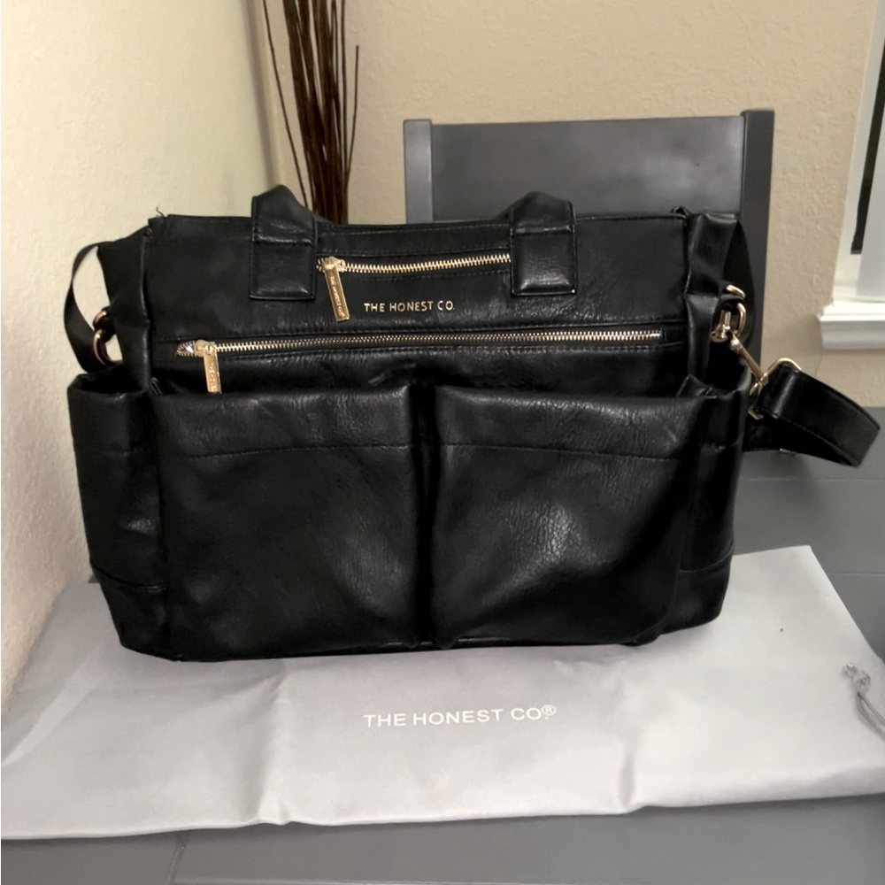 The Honest Co diaper bag.